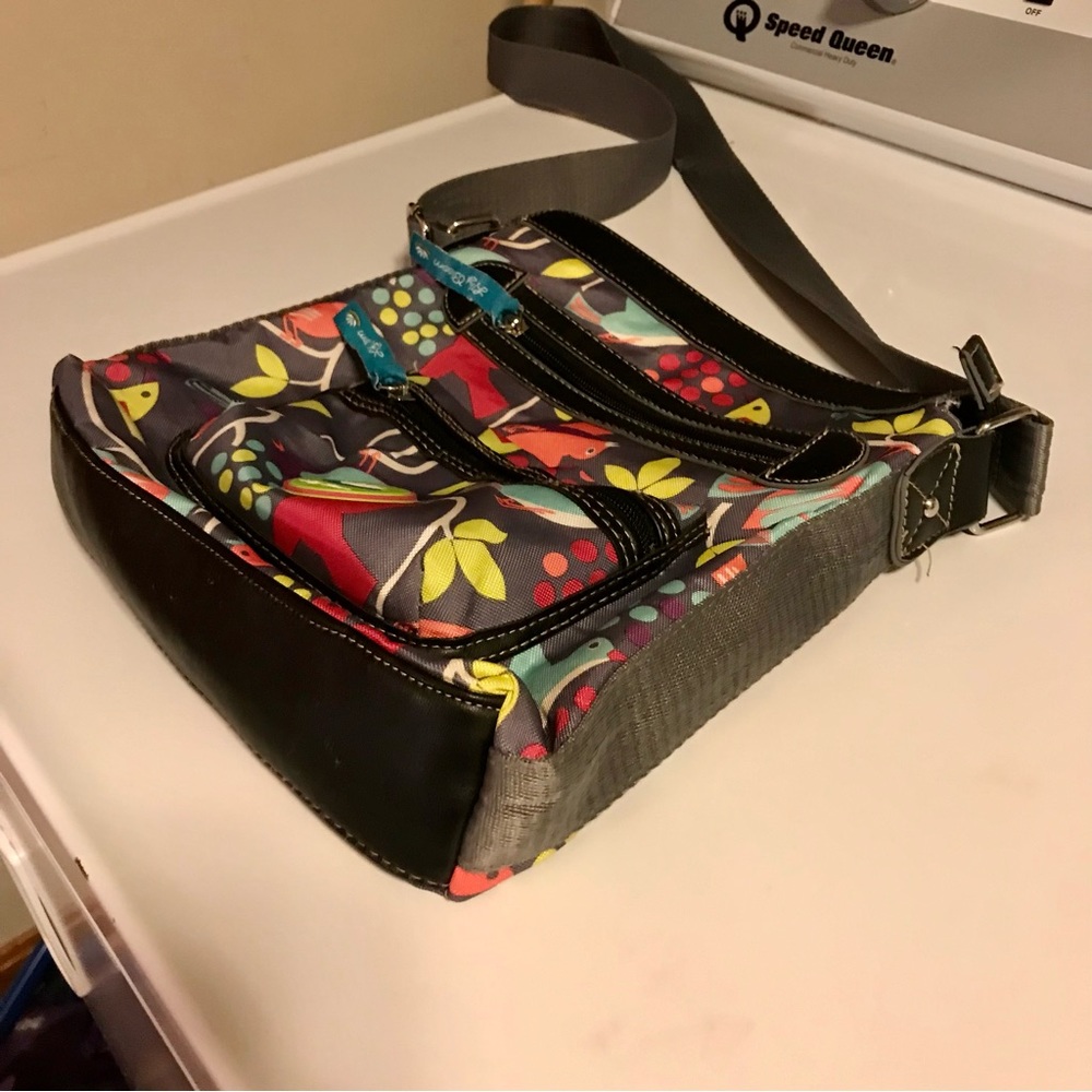 {19} Lily bloom crossbody purse. Available til 9/1/24 A - Picture 2 of 10